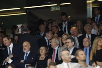 Gran ambiente en el palco del Bernabéu. 