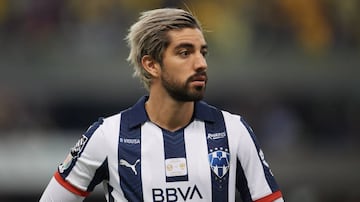 Inter Miami CF pagó 12 millones de dólares por él a Rayados de Monterrey y debido a esto ocupa el primer puesto. La inversión ha sido cuestionada, pues Pizarro no ha podido mostrar su mejor nivel y rumores indican que podría salir del club pronto.