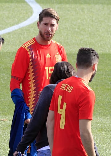 Ramos and Nacho with the Spain squad in Las Rozas today.
