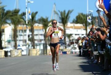 Ser¨ªa Paula Radcliffe en 2003 quien conseguir¨ªa uno de los r¨¦cords mundiales m¨¢s dif¨ªciles: el de marat¨®n con un tiempo de 02:15:25 horas.