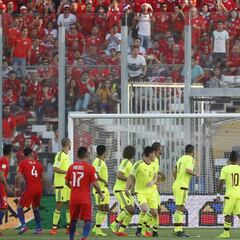 Chile demoró seis años en anotar un gol de tiro libre