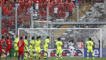 Chile demoró seis años en anotar un gol de tiro libre