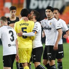 El beso del '10' en Mestalla