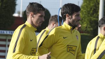 25.03.2020 ENTRENAMIENTO SPORTING DE GIJON 
 MAREO VALIENTE EN CARRERA JUNTO A VARIOS COMPA&Atilde;EROS