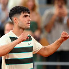 Alcaraz salva la noche