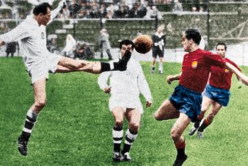 Su periodo con la selección nacional fue triunfante. Debutó en 1957 en el Santiago Bernabéu en un encuentro ante Holanda (victoria 5-1). Vistió la camiseta de España en 32 encuentros y anotó 13 goles. Fue uno de los pilares de la consecución del primer gran título de la Selección Española: la Eurocopa de 1964. En ese momento se convirtió en el primer jugador campeón de Europa tanto con su club (1963 y 1964) como con su selección.