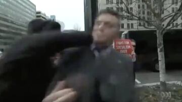 Richard Bertrand Spencer es golpeado en plena calle. Im&aacute;gen: Twitter