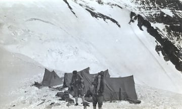 Mallory e Irvine, en el Everest en 1924.