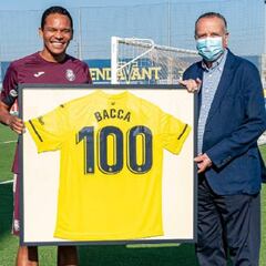 Villarreal le rinde homenaje a Bacca por sus 100 partidos