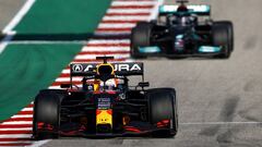 Max Verstappen (Red Bull RB16B) y Lewis Hamilton (Mercedes W12). Austin, Estados Unidos. F1 2021.