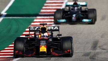 Max Verstappen (Red Bull RB16B) y Lewis Hamilton (Mercedes W12). Austin, Estados Unidos. F1 2021.