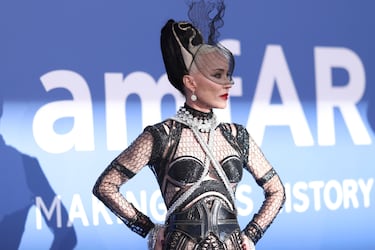 Daphne Guinness durante la alfombra roja de la gala béfica amfAR celebrada en el Hotel du Cap-Eden-Roc.