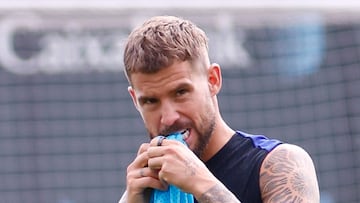 Iñigo Martínez en el entrenamiento de ayer en Sant Joan Despí.