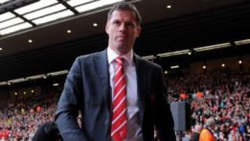 Jamie Carragher es una de las grandes leyendas del Liverpool. Ahora es famoso por sus comentarios en Sky y en la prensa inglesa. Fue, junto a Steven Gerrard uno de los mejores amigos de Luis Suárez cuando este estuvo en Anfield y el que predijo su fichaje por el Barcelona.