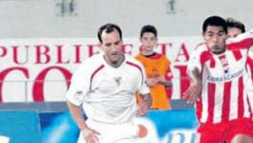 <b>TITULAR. </b>Joseba Etxebarria formó en el once inicial del Athletic en Almería.