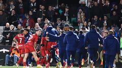 Los jugadores de Osasuna celebran el pase de ronda ante el Castellón.