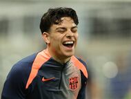 Soccer Football - UEFA Champions League - Round 16 - First Leg - Newcastle United v FC Barcelona - St James' Park, Newcastle, Britain - March 10, 2026 FC Barcelona's Xavi Espart during the warm up before the match REUTERS/Scott Heppell