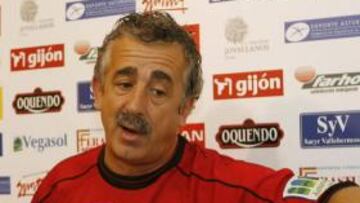 El entrenador del Sporting, Manolo Preciado.