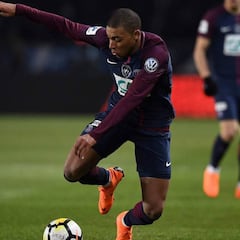 Mbappé se fue tocado pero Emery dice que no es importante
