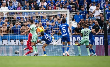 El zaguero azulón fue decisivo, tanto defendiendo ante un peligrosísimo Levante. Su llegada a la segunda jugada, tras un centro lateral, demuestra que atraviesa un buen momento de forma.