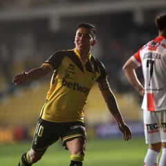 El show de Abrigo: asistencias, golazo y festejo en una cama gigante