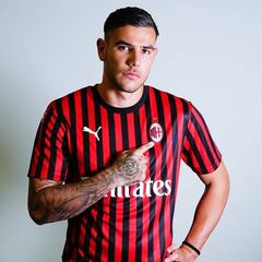 Theo Hernández: "He venido a hacer historia en el Milán"