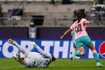 0-3. Aitana Bonmatí celebra el tercer gol.