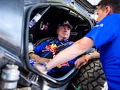 La FIA sanciona a Sainz y le hace pasar por caja