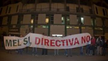 Los aficionados en el Villamarín.