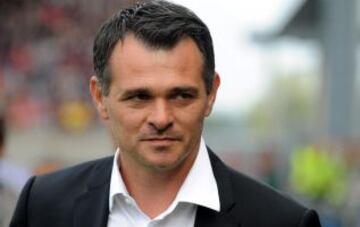 En la Ligue 1 Willy Sagnol del Girondis de Bordeaux es el técnico más joven con 38 años de edad.