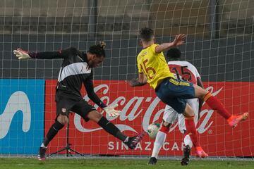 La Selección Colombia derrotó 0-3 a Perú en el estadio Nacional de Lima, por la séptima jornada de las Eliminatorias Sudamericanas.