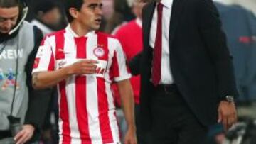 Míchel hablando con Ibagaza en un partido de Liga.