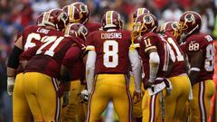 LANDOVER, MD - NOVEMBER 29: Quarterback Kirk Cousins #8 of the Washington Redskins talks in the huddle against the New York Giants in the second quarter at FedExField on November 29, 2015 in Landover, Maryland.   Patrick Smith/Getty Images/AFP
 == FOR NEWSPAPERS, INTERNET, TELCOS &amp; TELEVISION USE ONLY ==