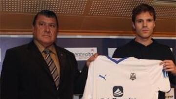 Mikel Alonso: "Tenía varias opciones y Tenerife me pareció la más atractiva"