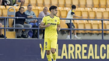 Víctor Valverde jugando en el filial de Villareal