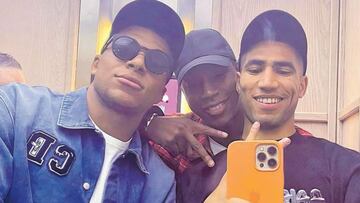 Kylian, Brice Tchaga y Achraf, en un ascensor en una foto subida ayer por Mbappé.