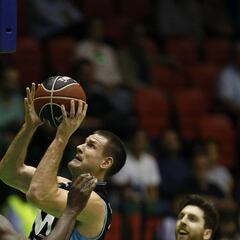 Un brutal Landesberg (28) retrasa la primera victoria del Betis