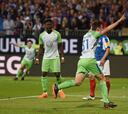 El Wolfsburgo mantiene la categoría tras vence al Kiel