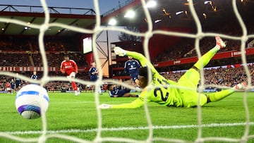 Soccer Football - Premier League - Nottingham Forest v Manchester United - The City Ground, Nottingham, Britain - April 1, 2025 Nottingham Forest's Anthony Elanga scores their first goal past Manchester United's Andre Onana Action Images via Reuters/Andrew Boyers EDITORIAL USE ONLY. NO USE WITH UNAUTHORIZED AUDIO, VIDEO, DATA, FIXTURE LISTS, CLUB/LEAGUE LOGOS OR 'LIVE' SERVICES. ONLINE IN-MATCH USE LIMITED TO 120 IMAGES, NO VIDEO EMULATION. NO USE IN BETTING, GAMES OR SINGLE CLUB/LEAGUE/PLAYER PUBLICATIONS. PLEASE CONTACT YOUR ACCOUNT REPRESENTATIVE FOR FURTHER DETAILS..