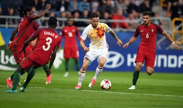 0-1 Saúl Ñíguez marzcó el primer gol.