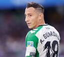 Andrés Guardado cumple en el campo a pesar de la derrota del Betis