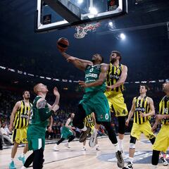 El Barcelona, cerca de fichar a Davies tras atar a Higgins