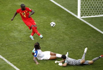 Lukaku convierte el debut de Panam¨¢ en una tortura