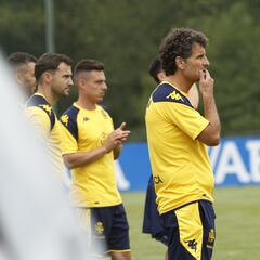 Idiakez: “Buscamos algo por dentro, en la delantera estamos cubiertos”