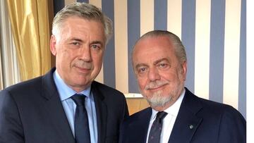 Ancelotti firma por el N&aacute;poles.