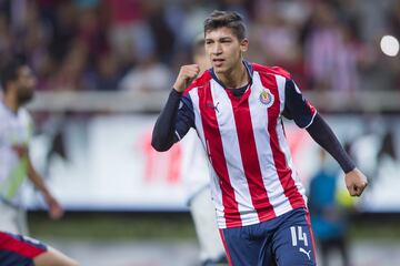 Ante la ausencia de Alan Pulido, Zaldívar ocupará su lugar. Almeyda podrá mantener su parado táctico con el que cerró el torneo del campeonato ya que sólo contará por el momento con un solo delantero. Llegará recuperado para el inicio del torneo y será el encargado de los goles.