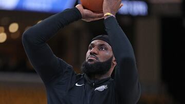 MEMPHIS, TENNESSEE - APRIL 19: LeBron James #6 of the Los Angeles Lakers warms up before the game against the Memphis Grizzlies during Game Two of the Western Conference First Round Playoffs at FedExForum on April 16, 2023 in Memphis, Tennessee. NOTE TO USER: User expressly acknowledges and agrees that, by downloading and or using this photograph, User is consenting to the terms and conditions of the Getty Images License Agreement.   Justin Ford/Getty Images/AFP (Photo by Justin Ford / GETTY IMAGES NORTH AMERICA / Getty Images via AFP)