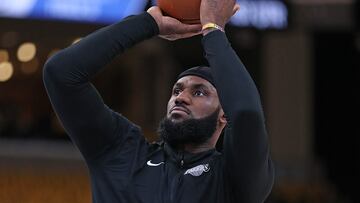 MEMPHIS, TENNESSEE - APRIL 19: LeBron James #6 of the Los Angeles Lakers warms up before the game against the Memphis Grizzlies during Game Two of the Western Conference First Round Playoffs at FedExForum on April 16, 2023 in Memphis, Tennessee. NOTE TO USER: User expressly acknowledges and agrees that, by downloading and or using this photograph, User is consenting to the terms and conditions of the Getty Images License Agreement.   Justin Ford/Getty Images/AFP (Photo by Justin Ford / GETTY IMAGES NORTH AMERICA / Getty Images via AFP)