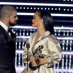 Rihanna le hace la cobra a Drake en los VMAs 2016