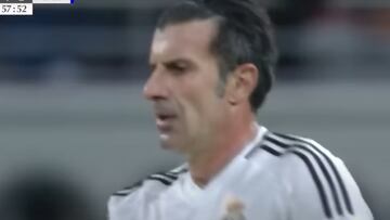 Figo le marca un gol al Barça a 24 años de la ‘traición’ y así lo festeja: hay mucho morbo